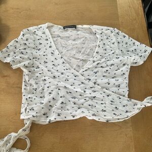 Brandy Melville wrap around tie top